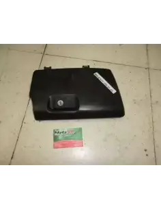 TAPA GUANTERA MAJESTY 250 00-06