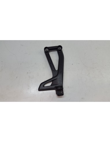 RIGHT REAR FOOTREST SUPPORT TRACER 9 GT 21-22 B5U2742L0000