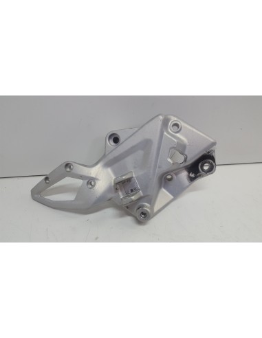 RIGHT FOOTREST F 800R 15-17
