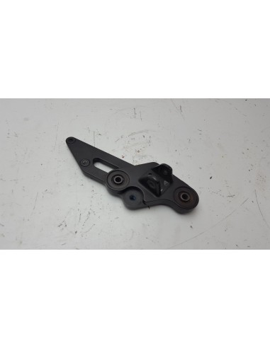 LEFT FRONT FOOTREST SUPPORT MT 07 18-20 1WS274421000