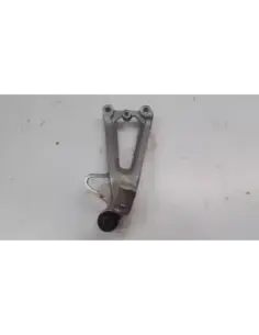 RIGHT REAR FOOTREST SUPPORT CBR 600F 99-00 2