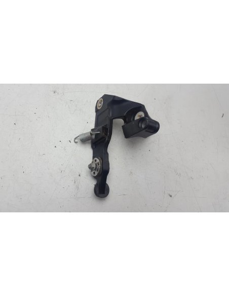 SOPORTE ESTRIBERA DELANTERA DERECHA TWIN 1000 16-17 50615MJPG50ZA