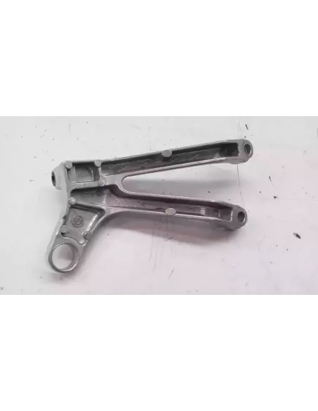 SOPORTE ESTRIBERA TRASERO DERECHO VTR 1000 SP1