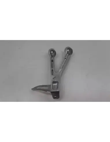 SOPORTE ESTRIBERA TRASERO IZQUIERDO CB 650R 19-