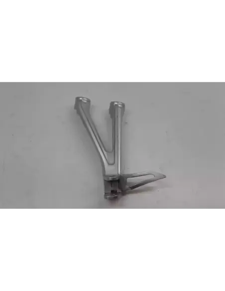 SOPORTE ESTRIBERA TRASERO IZQUIERDO CB 650R 19-