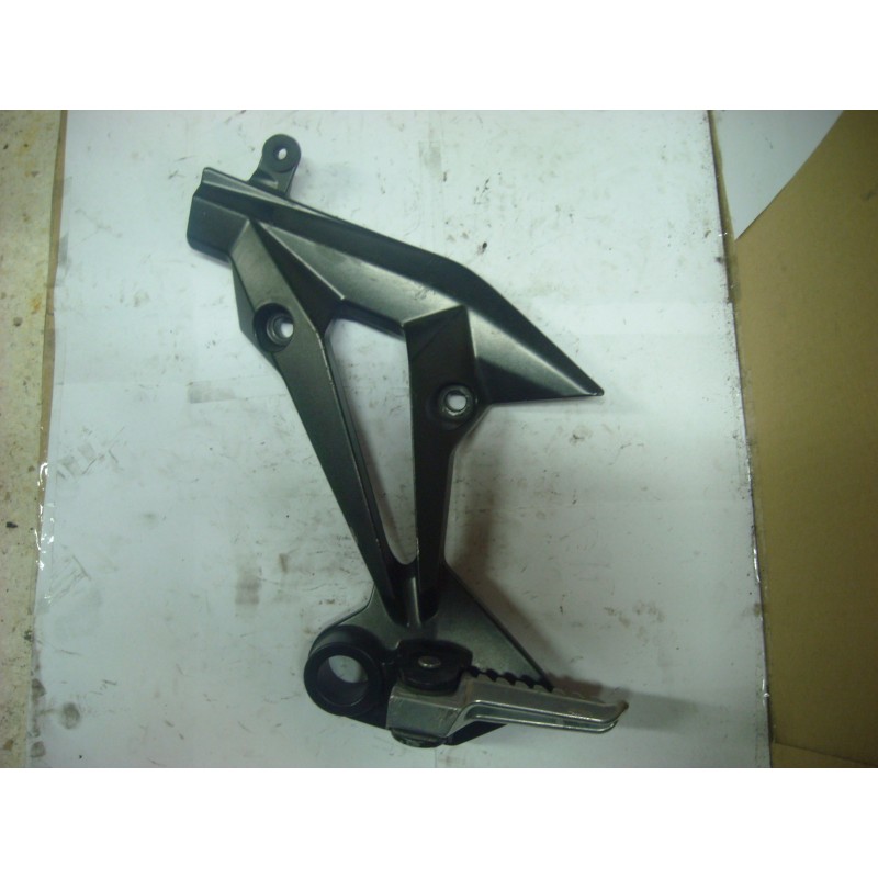 LEFT REAR FOOTREST SUPPORT Z750 07- without footpeg 35063048718R