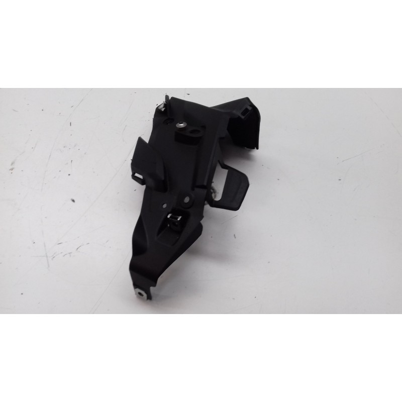 RIGHT FRONT COVER F 800R 15-19