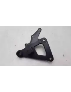 SOPORTE ESTRIBERA DELANTERO DERECHO GS 500 01- 2