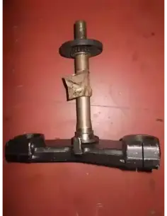 BOTTOM SEAT POST GSXR 750 85