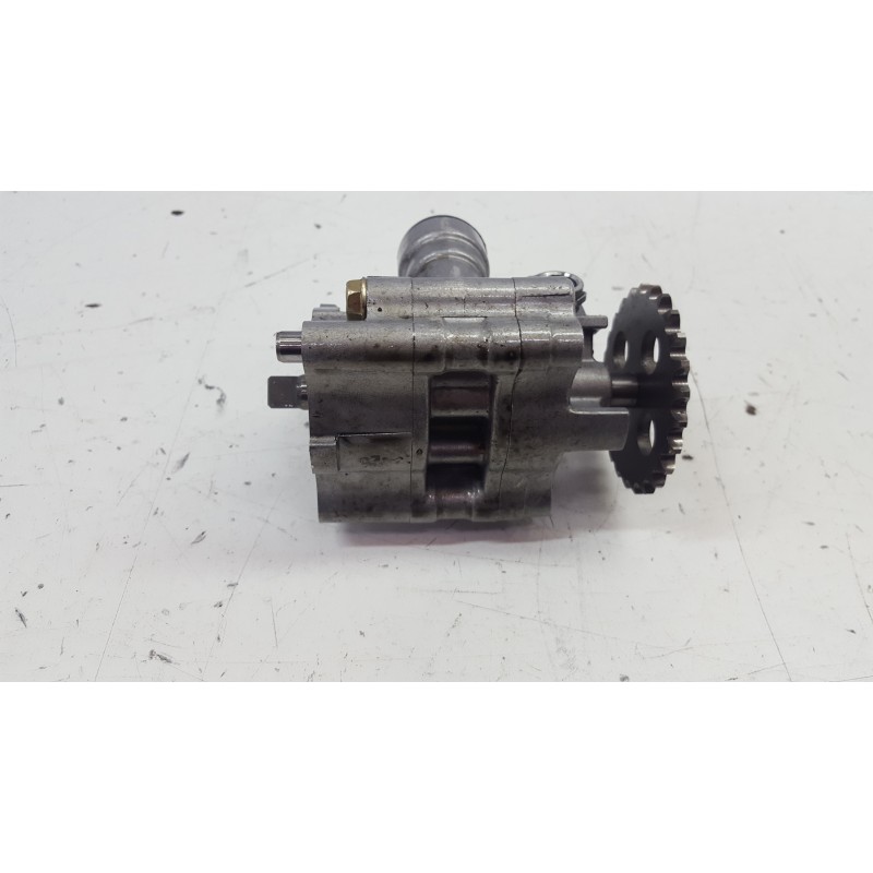 WATER AND OIL PUMP VFR 800 98-02 15100MW4000